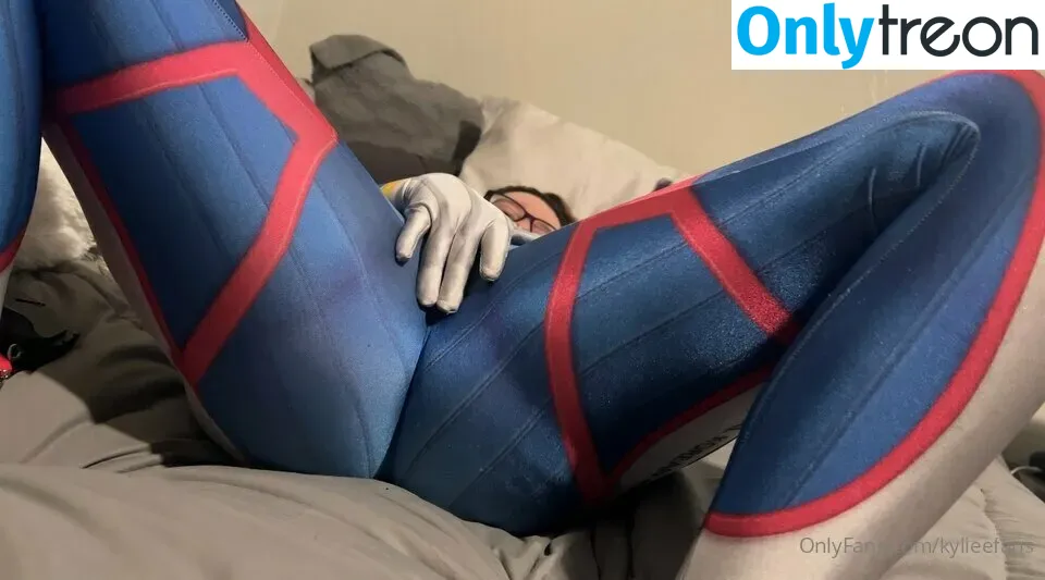 KylieeOW nude photo #0097 (kylieefans)
