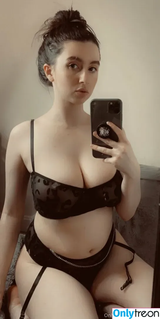 KylieeOW nude photo #0167 (kylieefans)