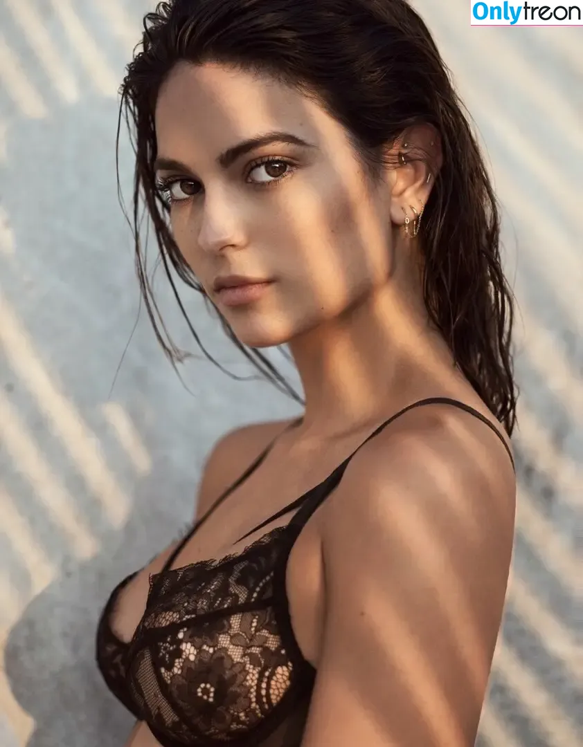 Kyra Santoro nude photo #0265 (kyrasantoro)