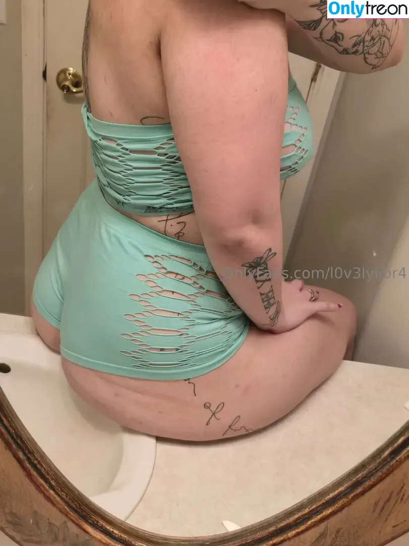 l0v3lylibr4 nude photo #0009 (l0v3lylibr4)
