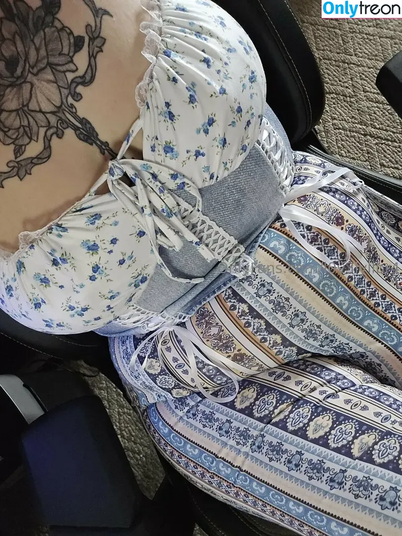 l0v3lylibr4 nude photo #0034 (l0v3lylibr4)