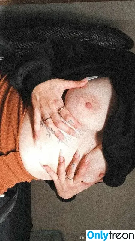 La Sainte Marnie nude photo #0014 (marniexsainte / sainte_marnie)