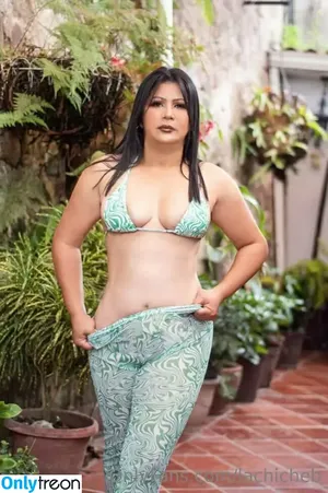 lachicheb / lachicabelleville nude photo #0003
