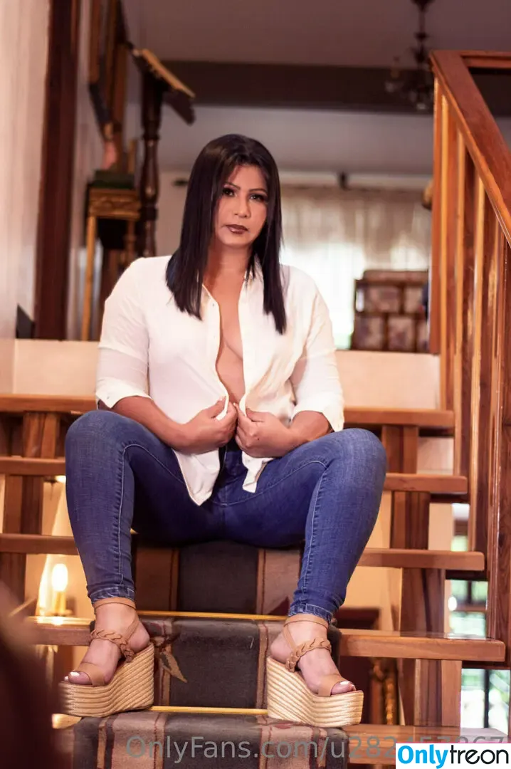 lachicheb nude photo #0001 (lachicabelleville)