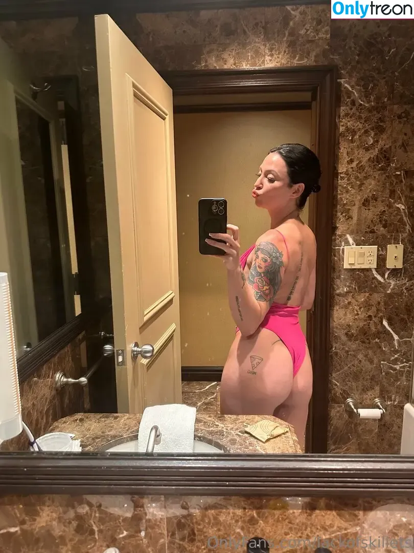 lackofskillets nude photo #0154 (lackofsalt__)