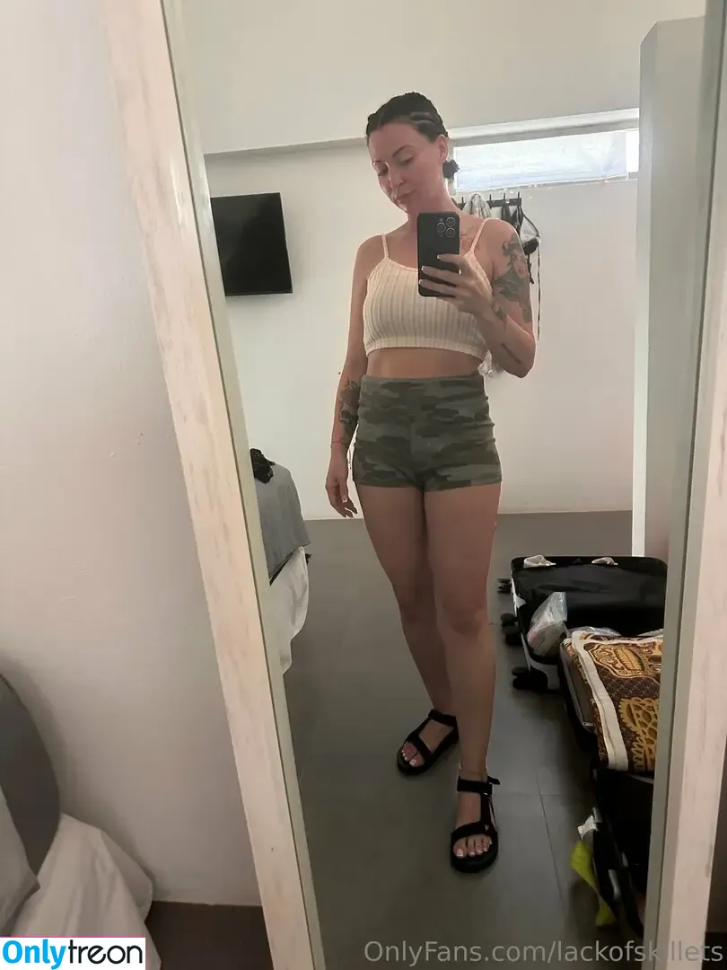 lackofskillets nude photo #0159 (lackofsalt__)