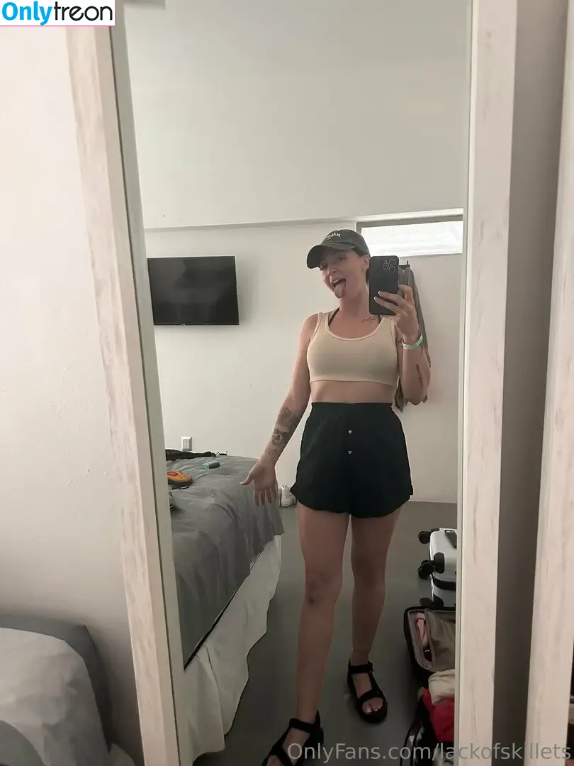 lackofskillets nude photo #0164 (lackofsalt__)