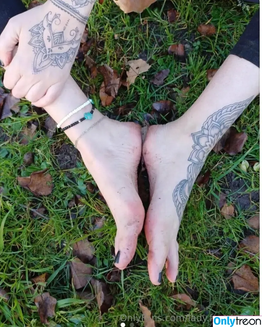 lady.feet.tattoo nude photo #0021 (lady.feet.tattoo)