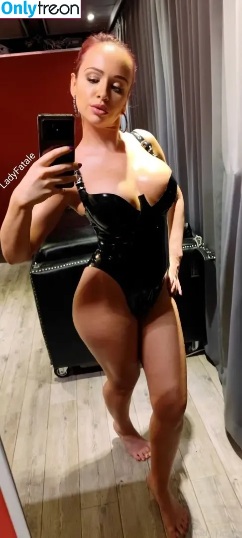 ladyfatale nude photo #0127 (mrsladyfatale)