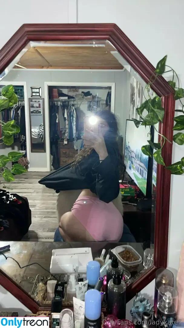 ladykate7 nude photo #0017 (ladykate7)