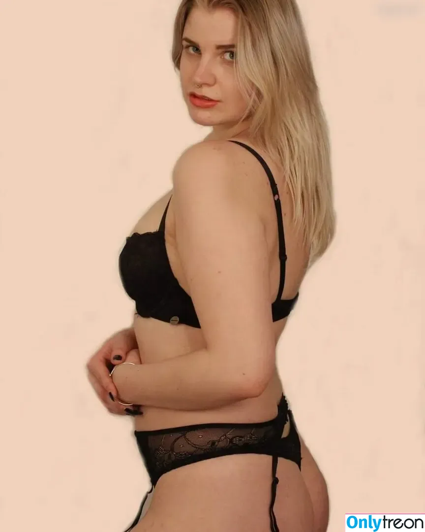 ladylisaa nude photo #0082 (Lisamodelofficially_)