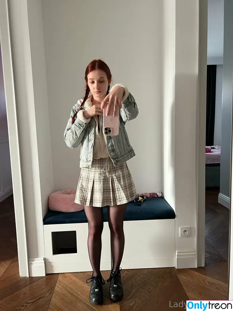ladymononokefree nude photo #0074 (kiannamonee__)