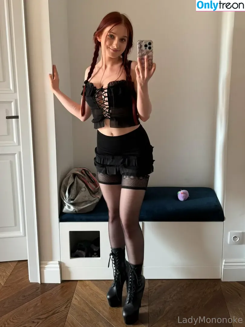 ladymononokefree nude photo #0082 (kiannamonee__)