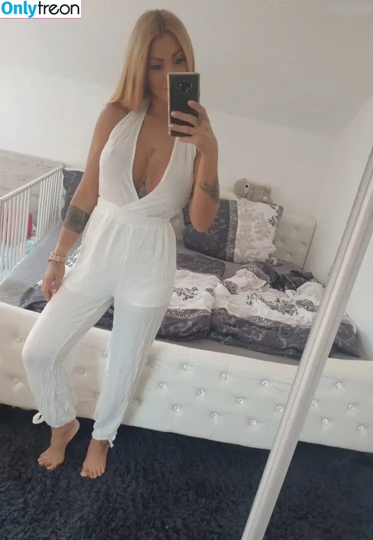 Ladysecrets nude photo #0002 (ladysecrets69 / ladysercrets69)