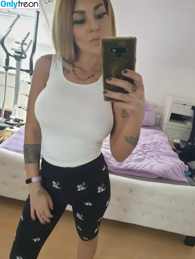 Ladysecrets nude photo #0005 (ladysecrets69 / ladysercrets69)