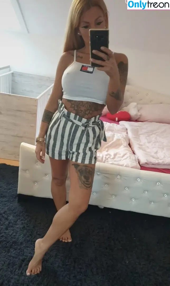 Ladysecrets nude photo #0006 (ladysecrets69 / ladysercrets69)