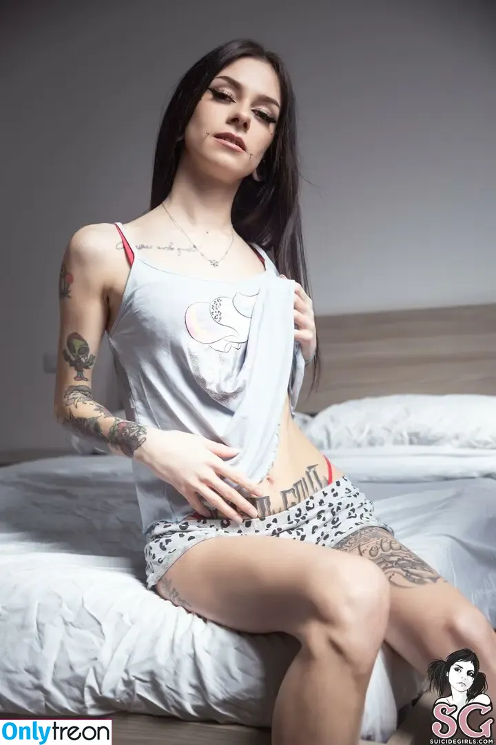 Ladytrippie nude photo #0006 (Ladytrippie)