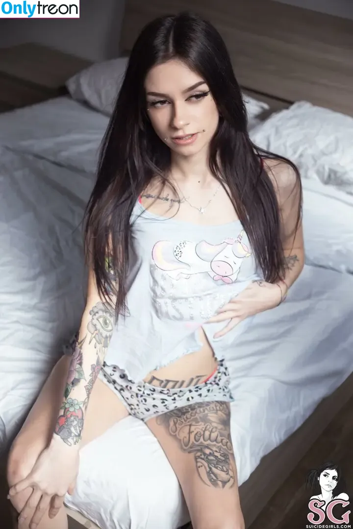 Ladytrippie nude photo #0014 (Ladytrippie)