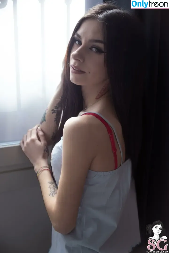 Ladytrippie nude photo #0016 (Ladytrippie)