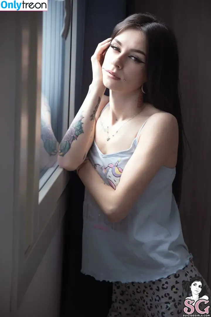 Ladytrippie nude photo #0038 (Ladytrippie)