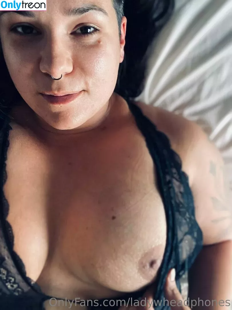 ladywheadphones nude photo #0051 (ladywithheadphones)