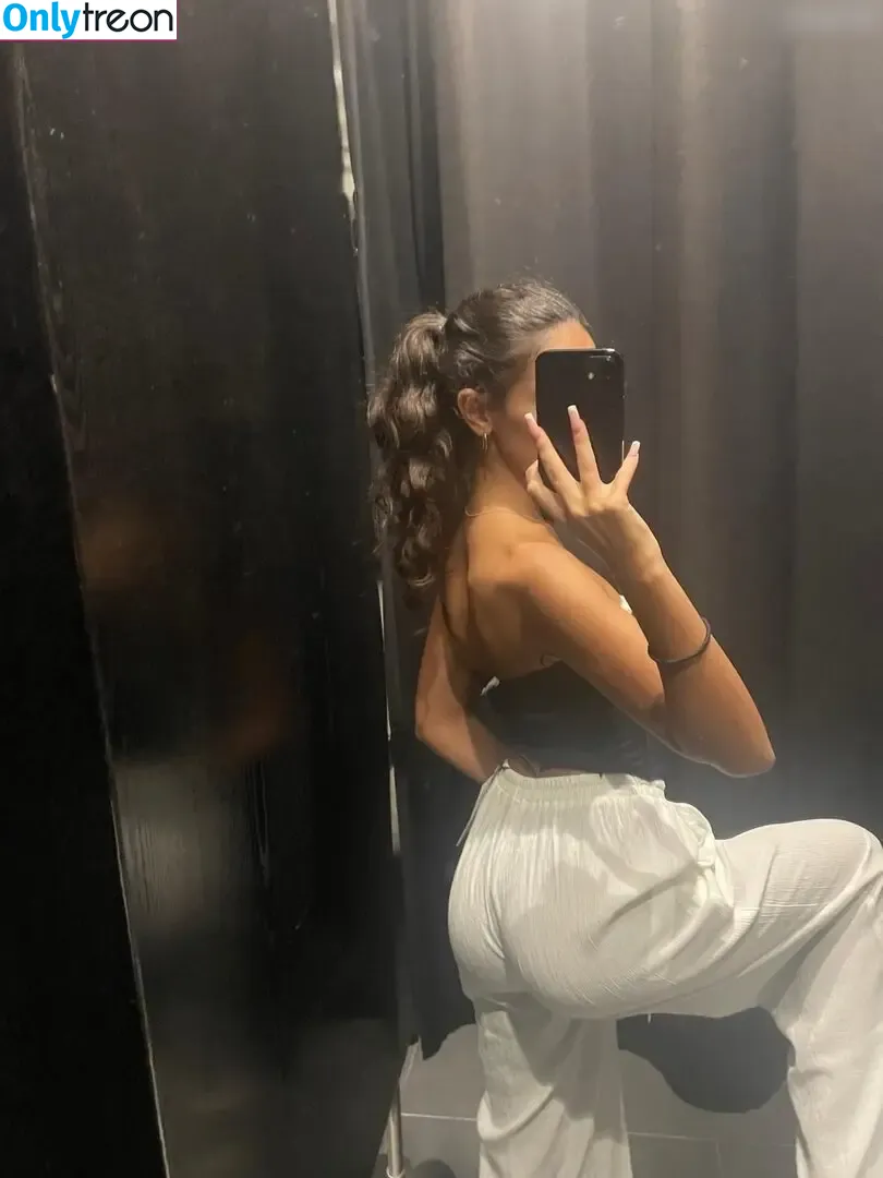 Laeyanah nude photo #0017 (Laeyanah)