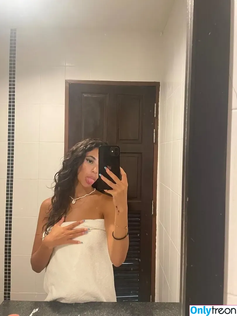 Laeyanah nude photo #0053 (Laeyanah)