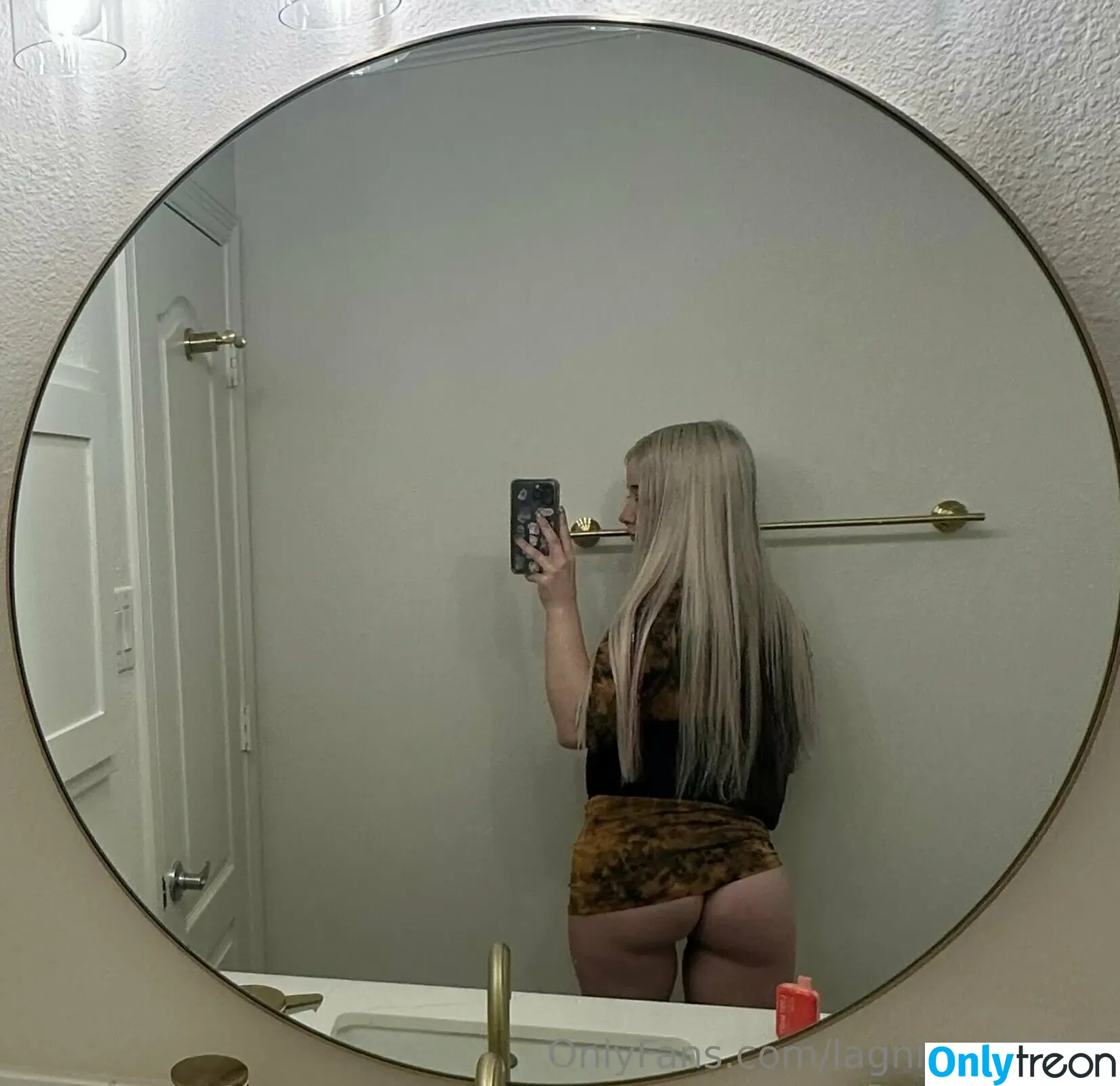 lagniappelillyy nude photo #0022 (lagniappelilly)