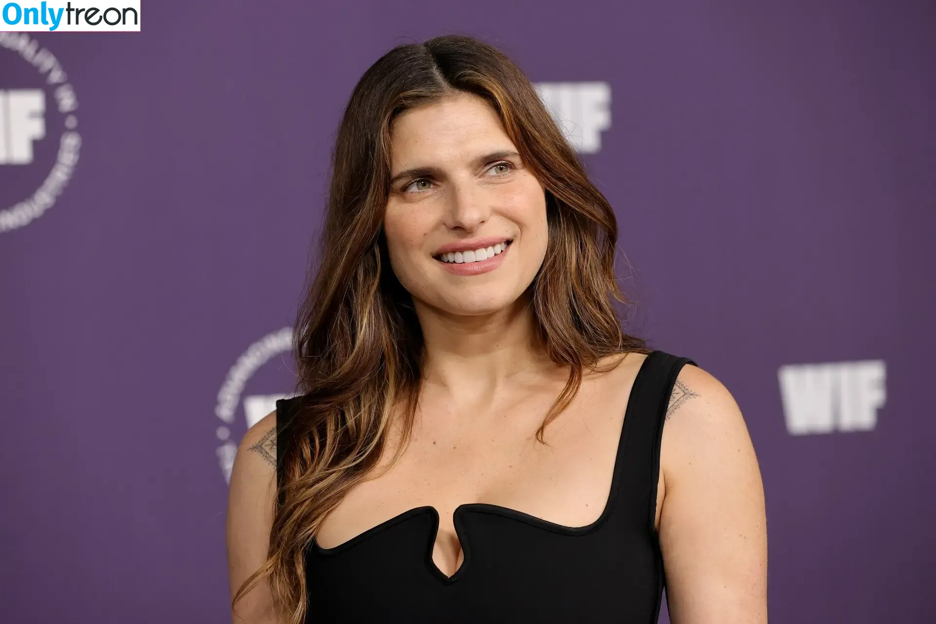 Lake Bell nude photo #0419 (lakebell)