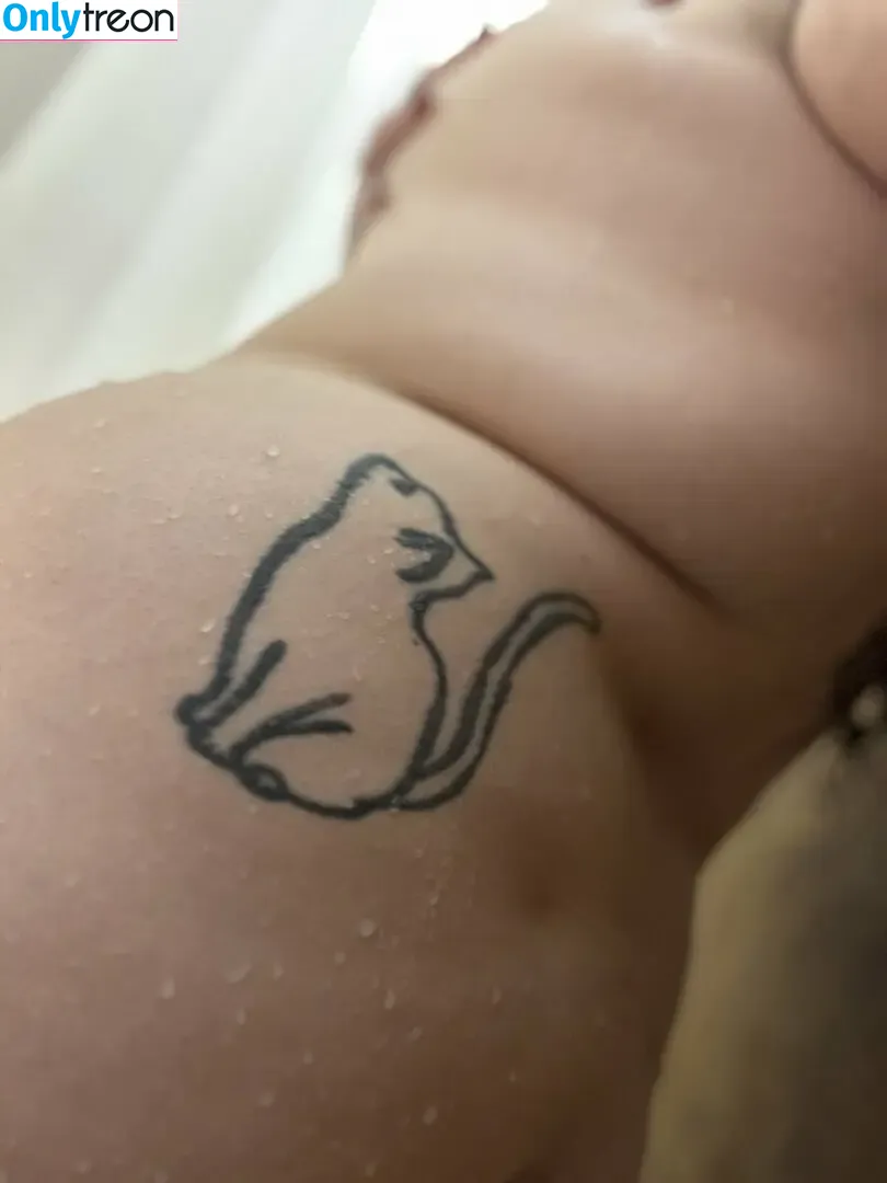 Lalenoraaa nude photo #0195 (lalaalaaa)