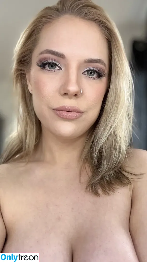 Lana Analise nude photo #0032 (LanaAnal4 / Peachylanaxo / lalalanalise)