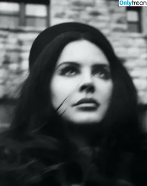 Lana Del Rey / lanadelreypictures / lanaraybabyx nude photo #0040