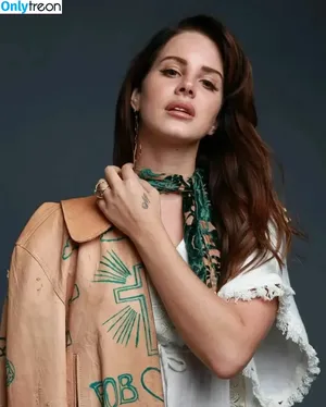 Lana Del Rey / lanadelreypictures / lanaraybabyx nude photo #0084