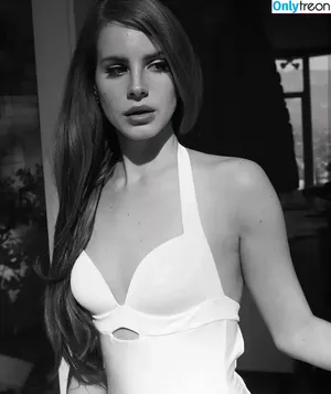 Lana Del Rey / lanadelreypictures / lanaraybabyx nude photo #0205