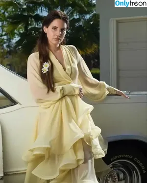 Lana Del Rey / lanadelreypictures / lanaraybabyx nude photo #0232