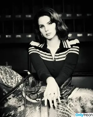 Lana Del Rey / lanadelreypictures / lanaraybabyx nude photo #0237