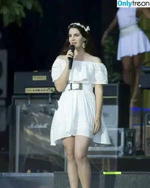 Lana Del Rey / lanadelreypictures / lanaraybabyx nude photo #0252