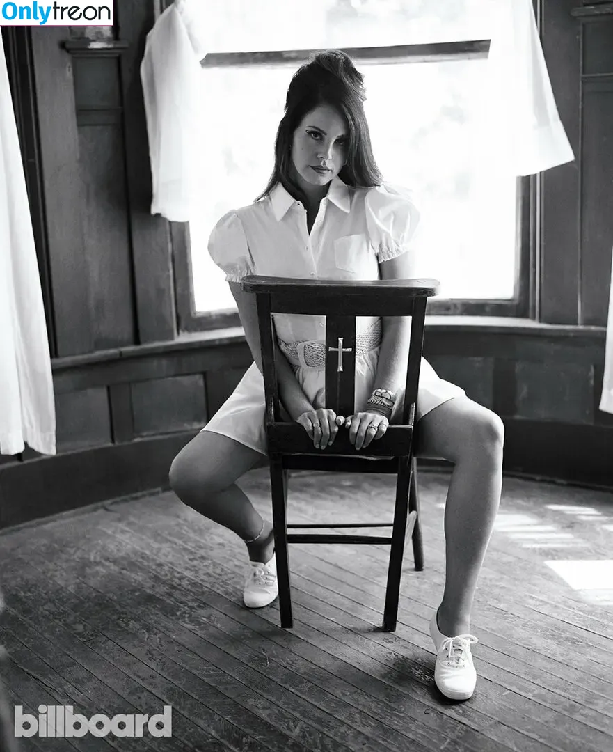Lana Del Rey nude photo #0041 (lanadelreypictures / lanaraybabyx)