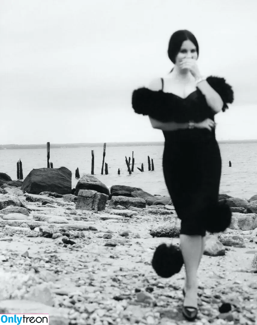 Lana Del Rey nude photo #0050 (lanadelreypictures / lanaraybabyx)