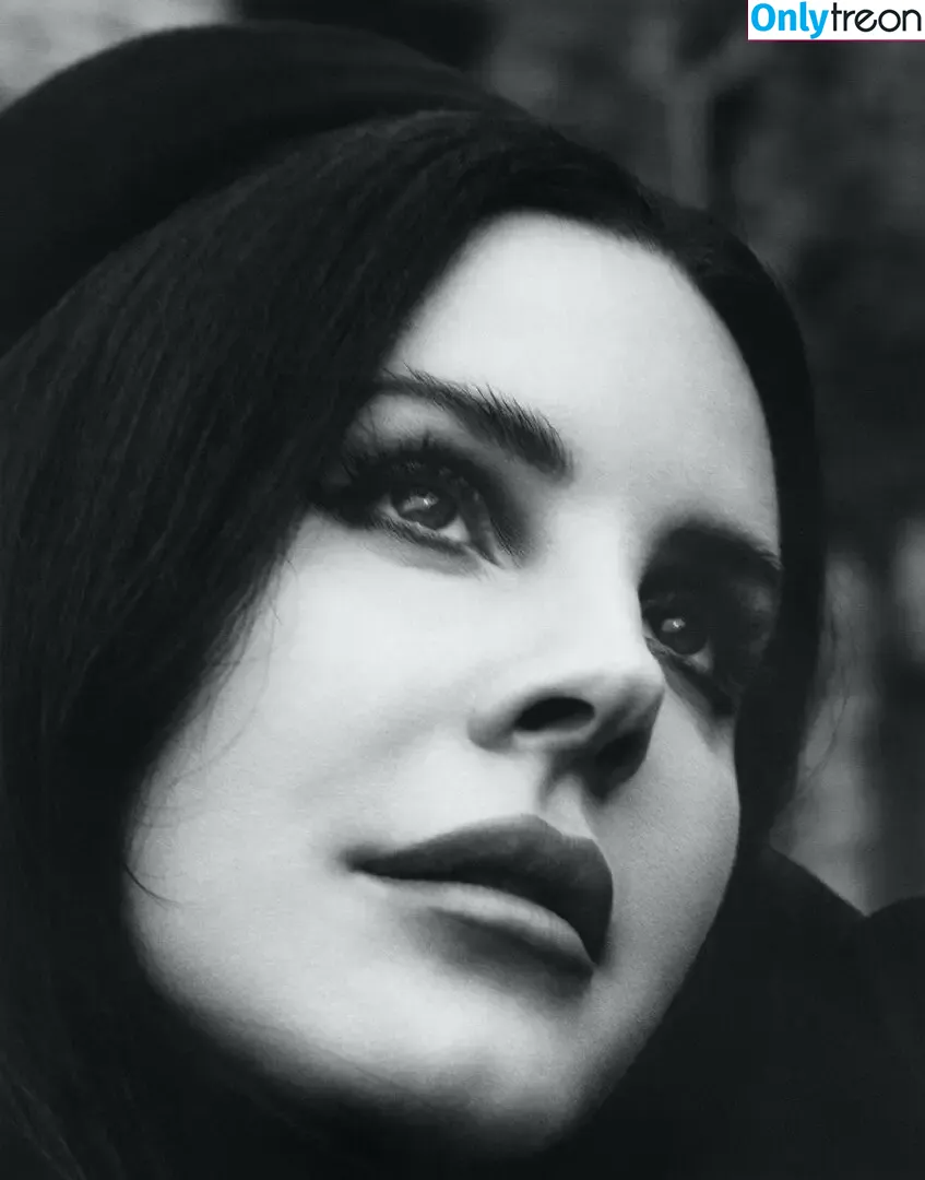 Lana Del Rey nude photo #0052 (lanadelreypictures / lanaraybabyx)