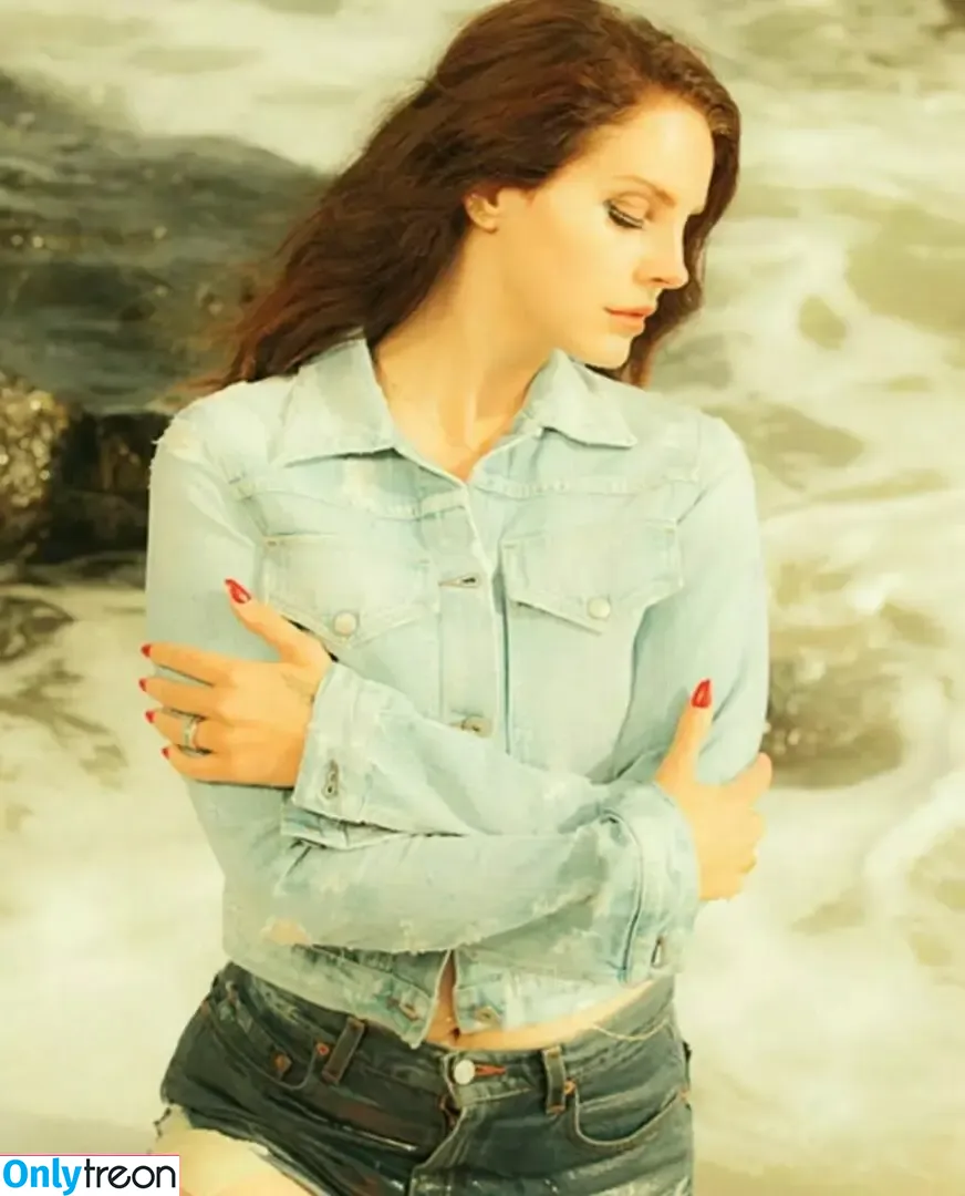 Lana Del Rey nude photo #0072 (lanadelreypictures / lanaraybabyx)