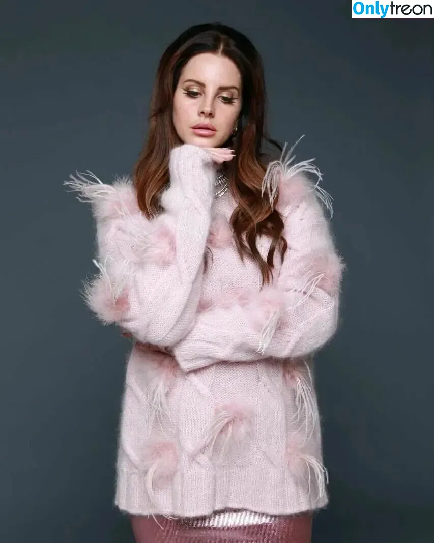 Lana Del Rey nude photo #0079 (lanadelreypictures / lanaraybabyx)