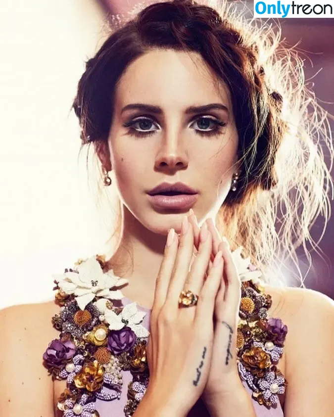 Lana Del Rey nude photo #0092 (lanadelreypictures / lanaraybabyx)
