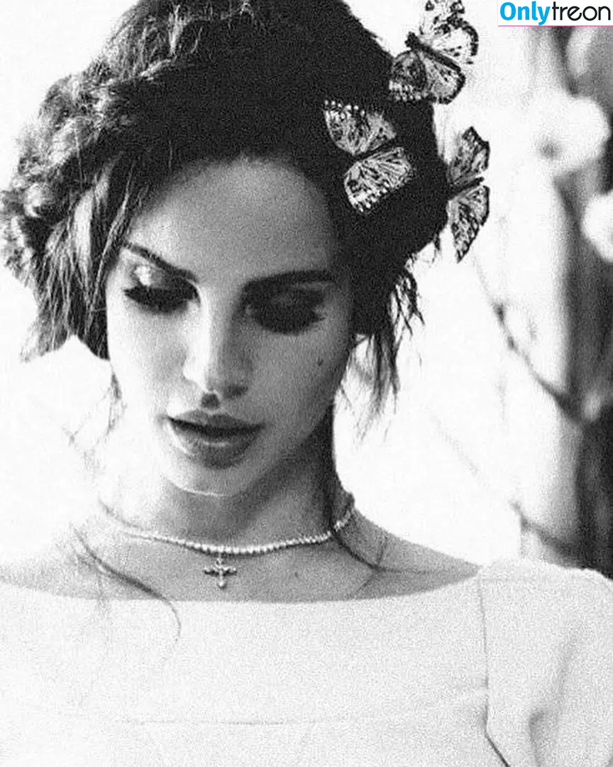 Lana Del Rey nude photo #0093 (lanadelreypictures / lanaraybabyx)