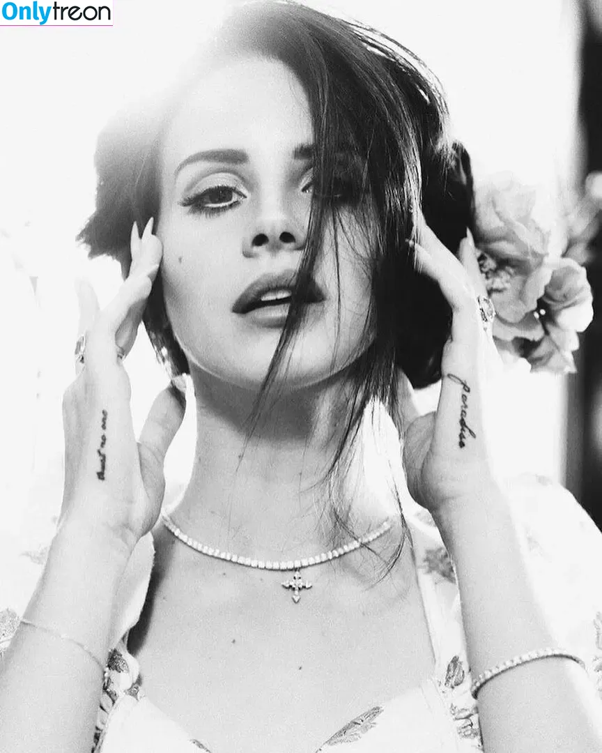 Lana Del Rey nude photo #0099 (lanadelreypictures / lanaraybabyx)