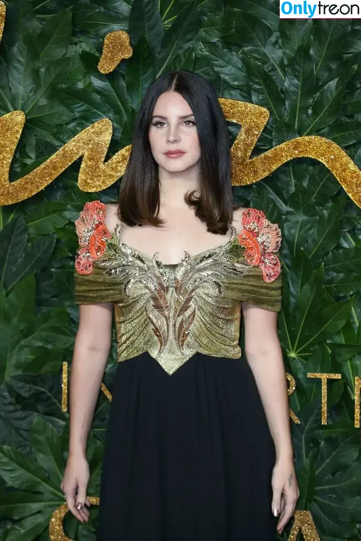 Lana Del Rey nude photo #0182 (lanadelreypictures / lanaraybabyx)