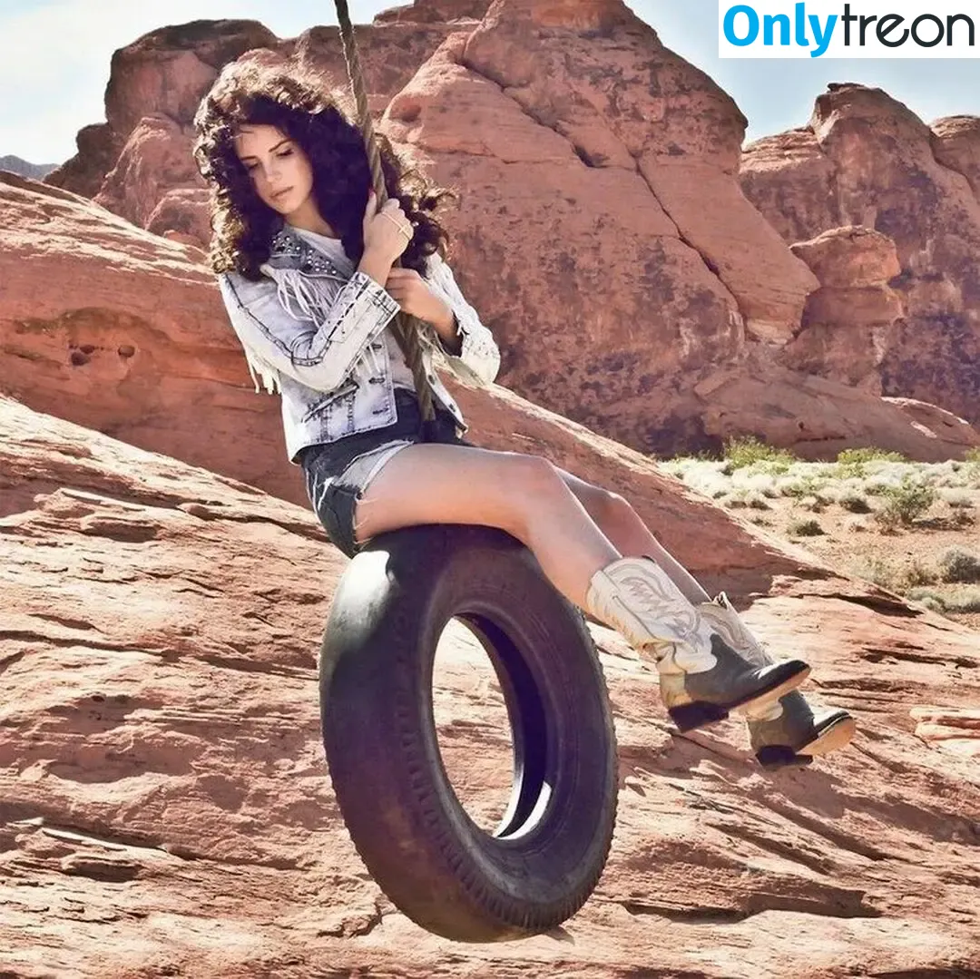 Lana Del Rey nude photo #0200 (lanadelreypictures / lanaraybabyx)