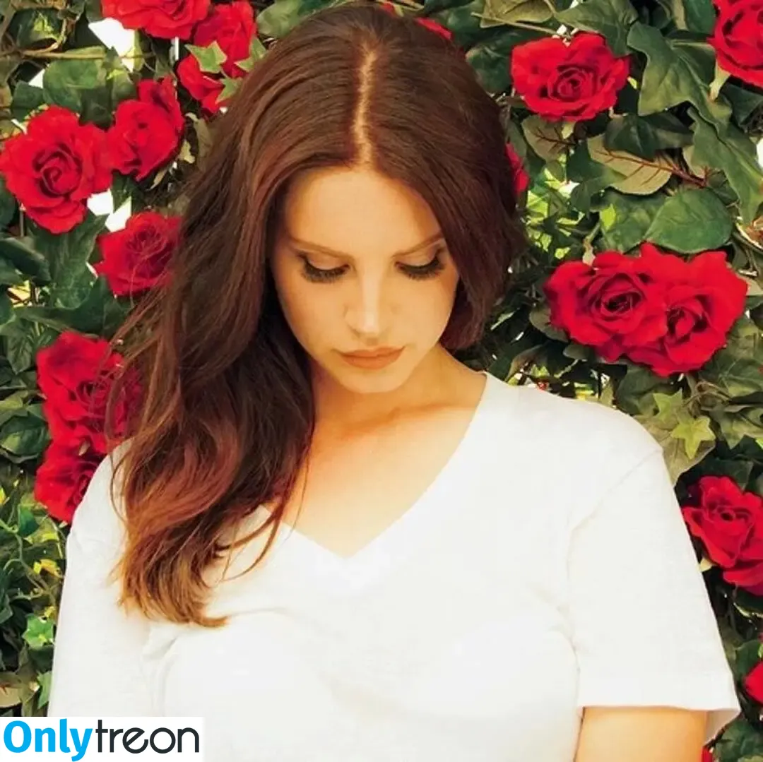 Lana Del Rey nude photo #0201 (lanadelreypictures / lanaraybabyx)