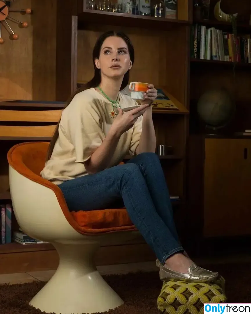 Lana Del Rey nude photo #0202 (lanadelreypictures / lanaraybabyx)