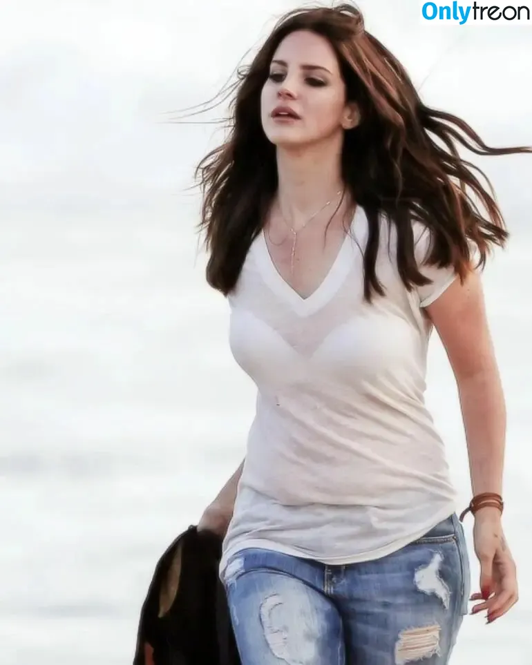 Lana Del Rey nude photo #0207 (lanadelreypictures / lanaraybabyx)